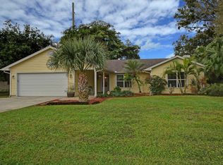 1025 6th Ct SW, Vero Beach, FL 32962