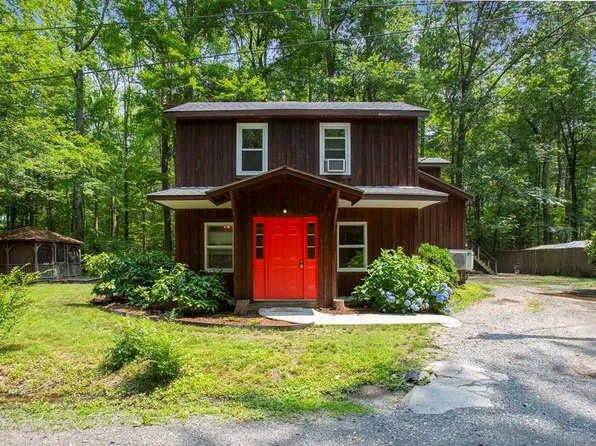 63 Pioneer Trl, Hague, VA 22469