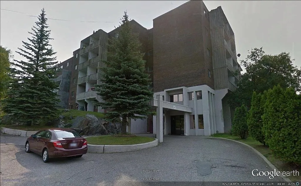Regent Court Apartments — Photo 1