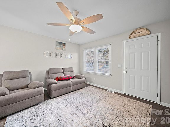5th image of 1001 Pine St
