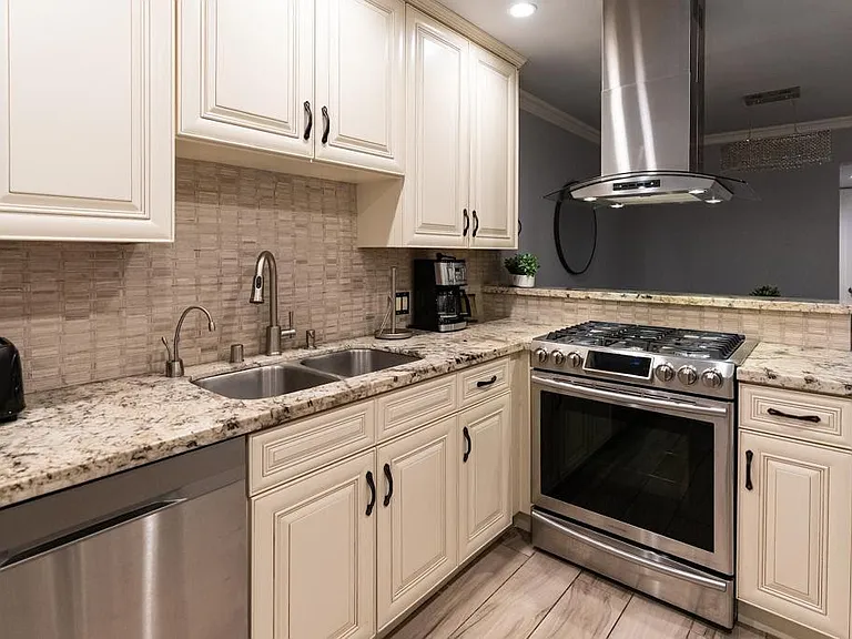 4358 Mammoth Ave #2 — Photo 10