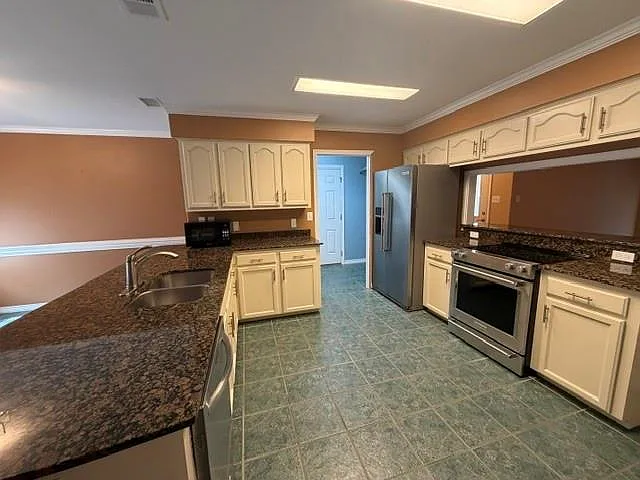 2932 Lloyds Ln — Photo 4