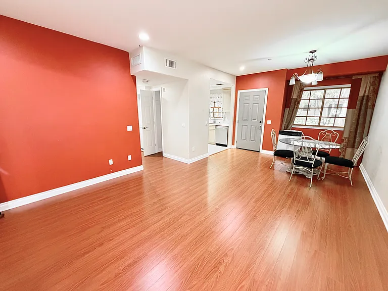 333 N Hill Ave #207 — Photo 15
