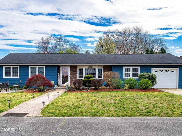 39 W Cove Road, Bayville, NJ 08721