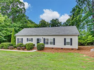 525 Gold Hill Rd, Asheboro, NC 27203
