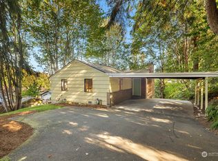 9020 45th Ave NE, Seattle, WA 98115