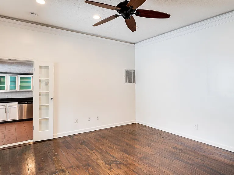 1113 Reutlinger Ave — Photo 13