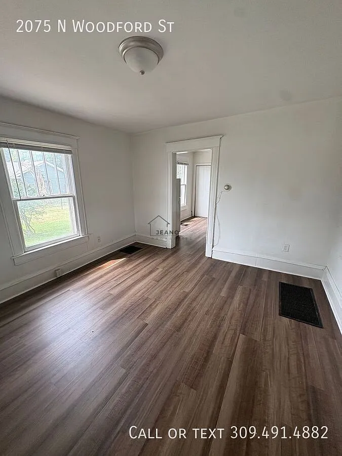 2075 N Woodford St. — Photo 2