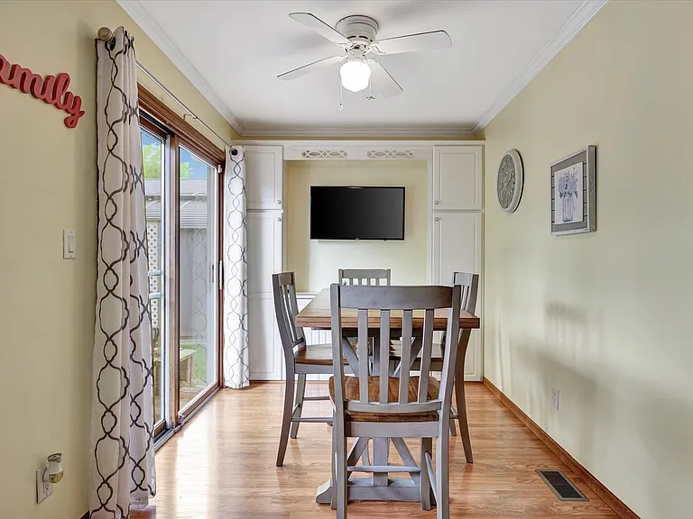1703 E Fairlawn Dr — Photo 5
