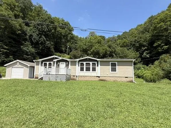 3084 Left Fork Maces Creek Rd, Viper, KY 41774