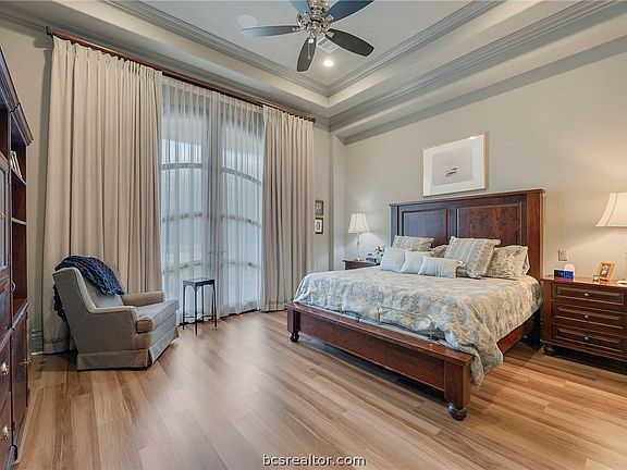 4th image of 4211 Serrano Ct