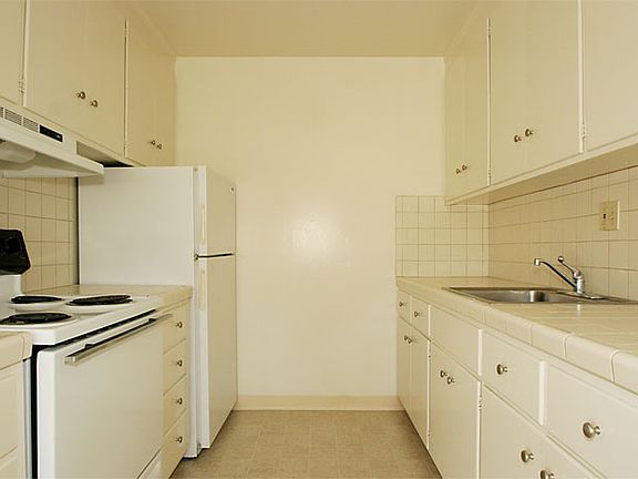 3rd image of 350 Curtner Ave APT 16