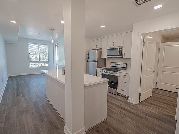 3rd image of 26701 McBean Pkwy APT 303