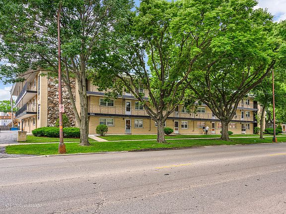 2nd image of 6161 W Higgins Ave APT 202