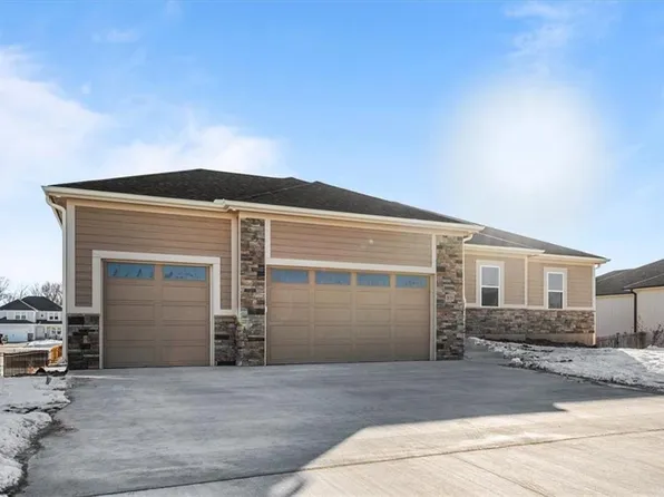 809 W Solomon Dr, Lone Jack, MO 64086