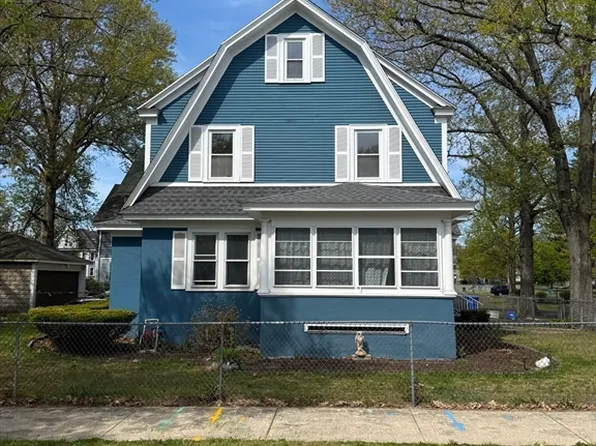 21 Westford Cir, Springfield, MA 01109