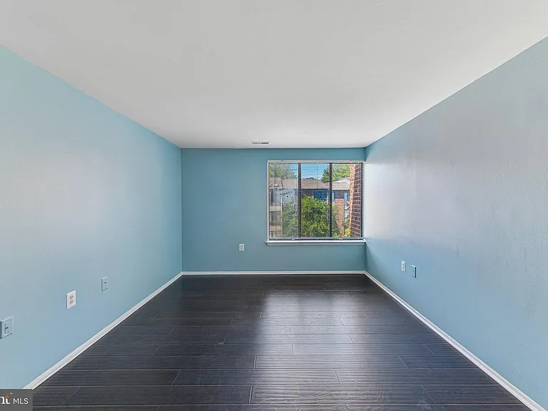 18131 Chalet Dr #301 — Photo 30