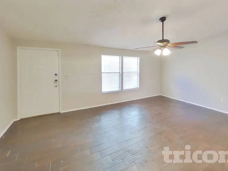 8102 Chickasaw Ln — Photo 2