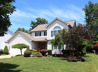2685 Trafalgar Sq, Willoughby, OH 44094