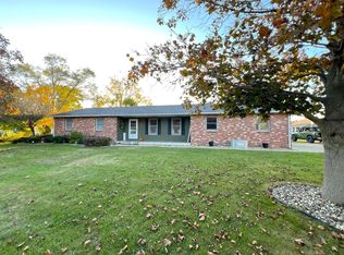 900 Canterbury Dr, Sturgis, MI 49091