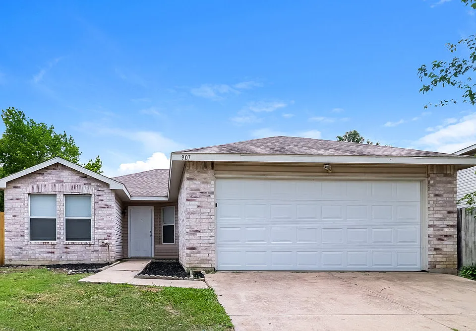 907 Kendall Dr