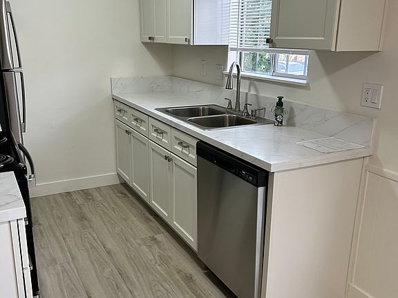 3rd image of 2046 Felspar St #1