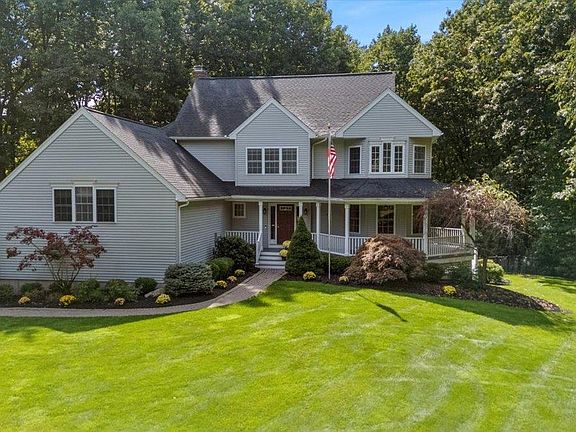 2nd image of 10 Kings Grant Drive