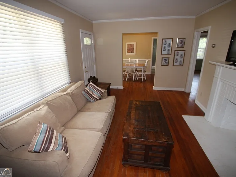 222 Beechwood Cir — Photo 5