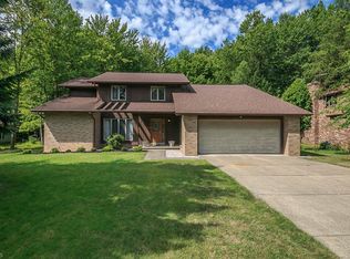 24961 Pleasant Trl, Richmond Heights, OH 44143