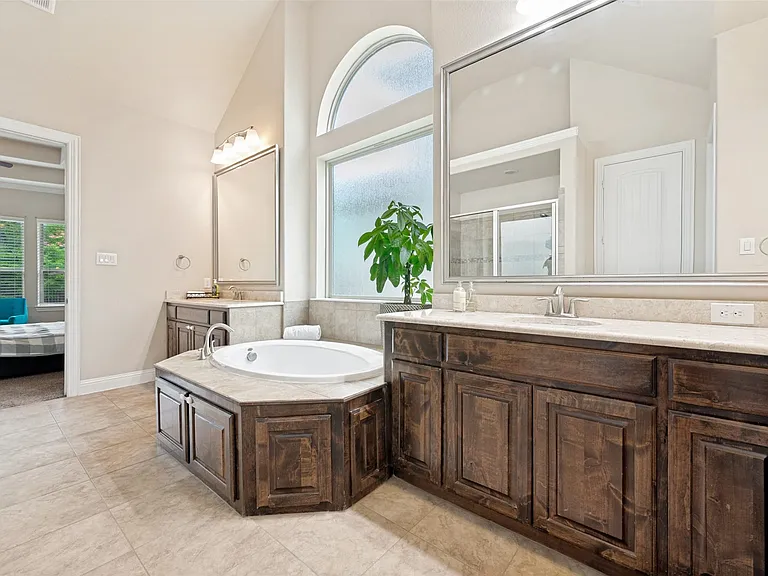 13340 Sellaronda Way — Photo 17