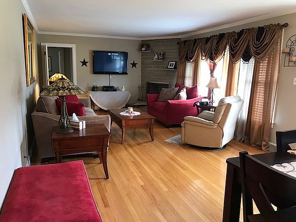 3rd image of 417 Eastland Ave