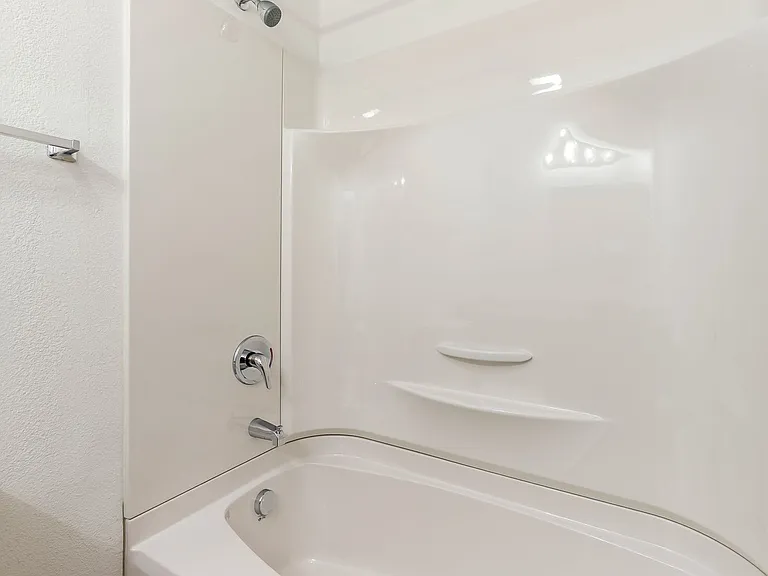 1607 Carolina St — Photo 10