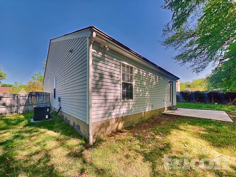 260 Brookstone Dr — Photo 16
