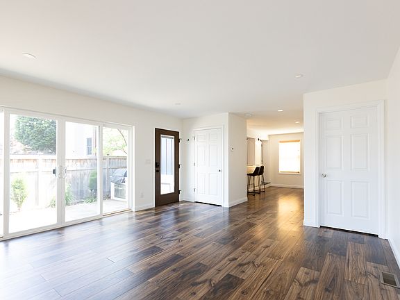 2nd image of 953 Dennison Ave #B
