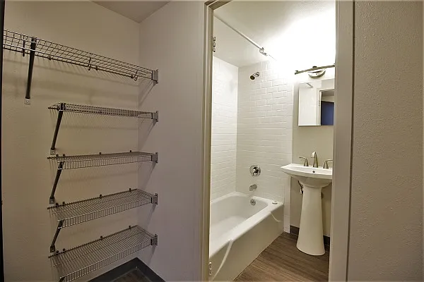 1671 N. Prospect Ave. — Photo 122