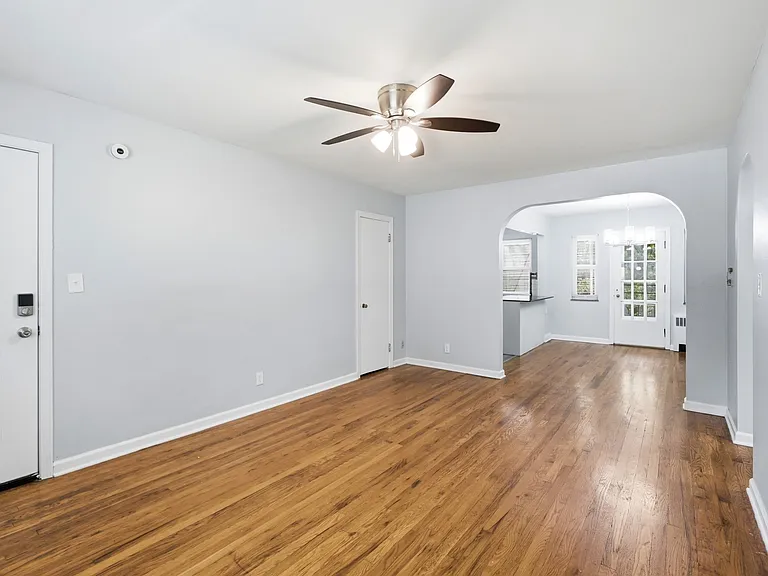 3524 Hazelwood Ave #1 — Photo 10