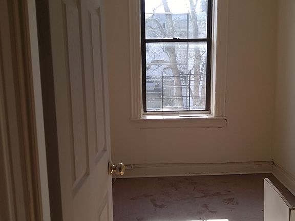 4th image of 3510 Avenue L