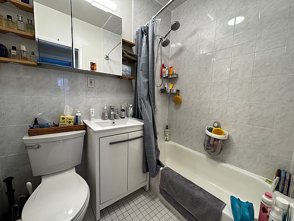 5th image of 475 Clinton Ave Floor 2