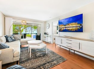 250 7th Ave S APT 207, Naples, FL 34102