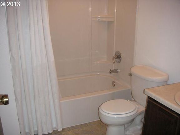 5th image of 2207 NE 92nd Ave