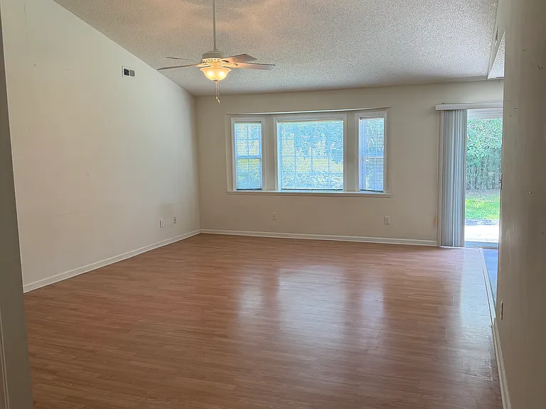 3601 Justin Ct — Photo 2