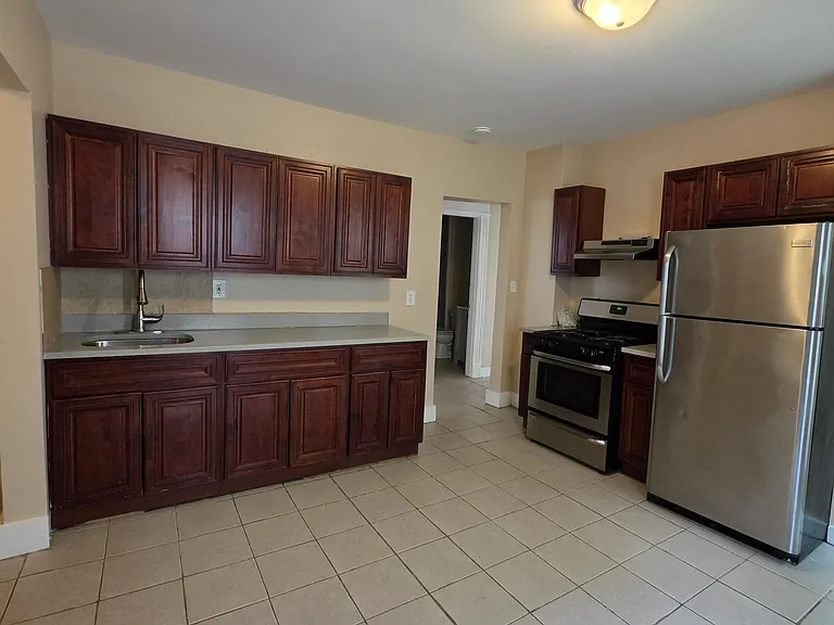 124 Southview St #1 — Photo 1