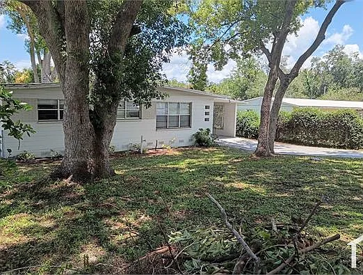 208 Hillside Dr