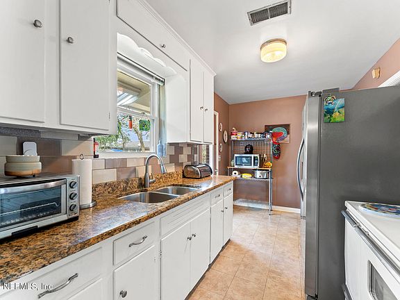 4th image of 1010 ARLINGWOOD Avenue