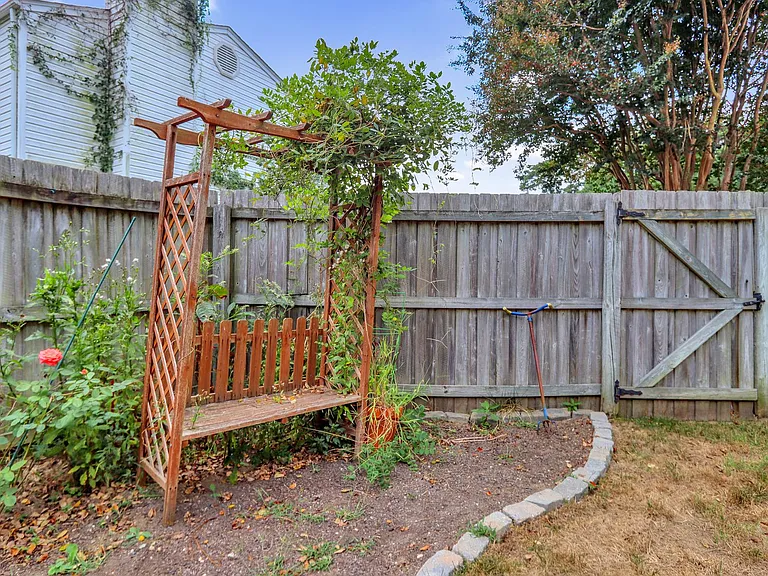 304 Charity Ln — Photo 26