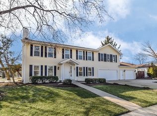 111 S River Rd, Naperville, IL 60540