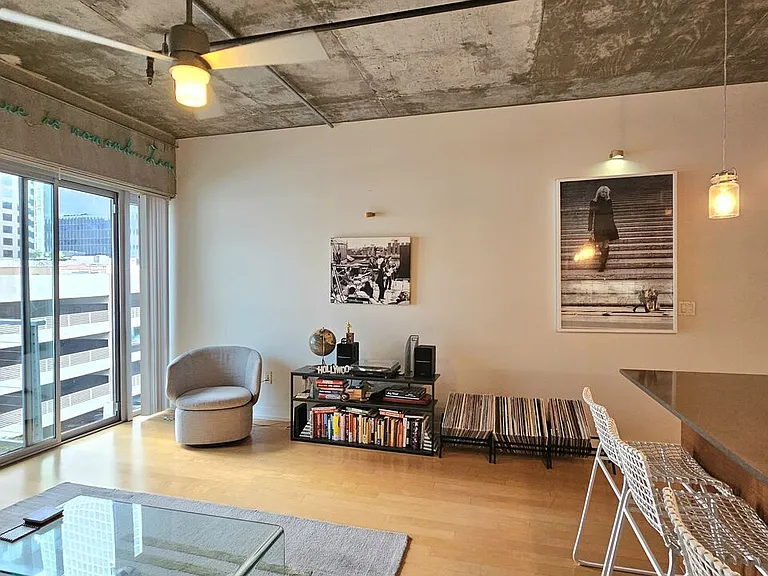645 W 9th St #609 — Photo 14