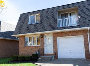 212 Rebecca Park, Buffalo, NY 14207
