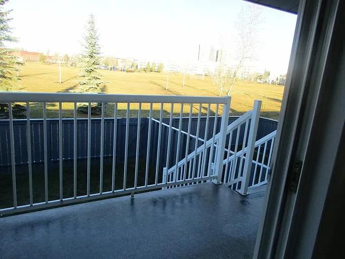 2 bed, 1.0 bath, 1044 sqft, $1,295 — Photo 4
