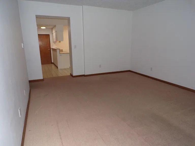 687 N High St #3-D — Photo 6